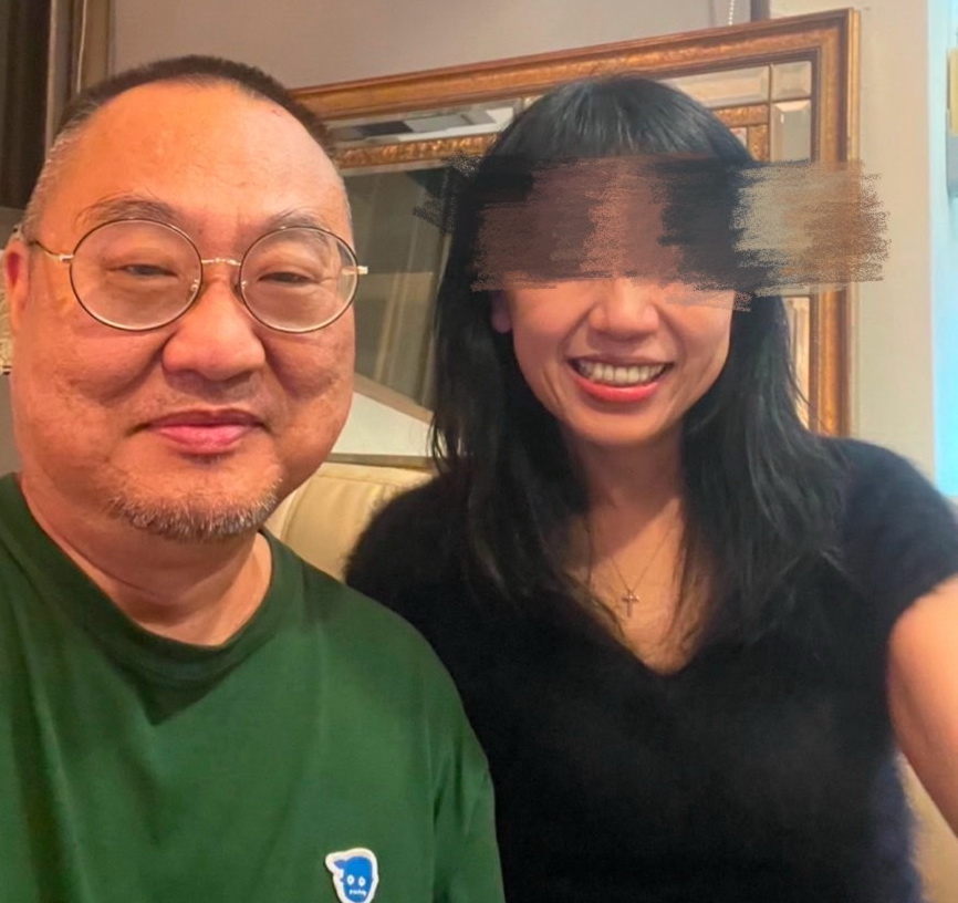 據多名受害人指出,杜叙中曾對外宣稱自己為知名作家瓊瑤及趙薇、林青霞等藝人御用造型師。(圖/民眾提供)