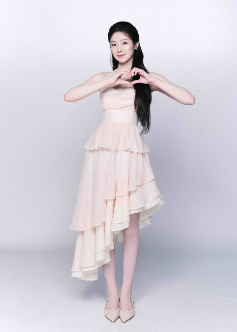 最美桃園觀光大使、K-POP天團i-dle成員葉舒華也於今日(3/6)全球首度發佈「桃園回憶篇」影片，2/26已公佈「桃園最欠吃美食篇」影片，獲廣大網友與粉絲熱烈好評。(圖/桃園市政府觀光旅遊局 提供)