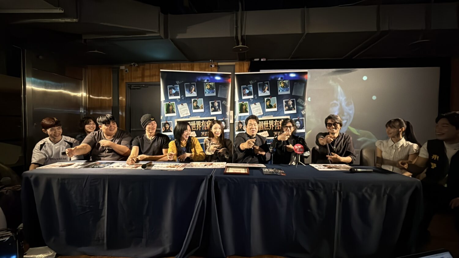 左起-溫俊硯、陳侑宥、劉旭康、林子璿、林靖軒、張可芙、劉爾金、吳奇軒、導演林煜為、謝珮筠、羅崴。(圖/種子影業 提供)