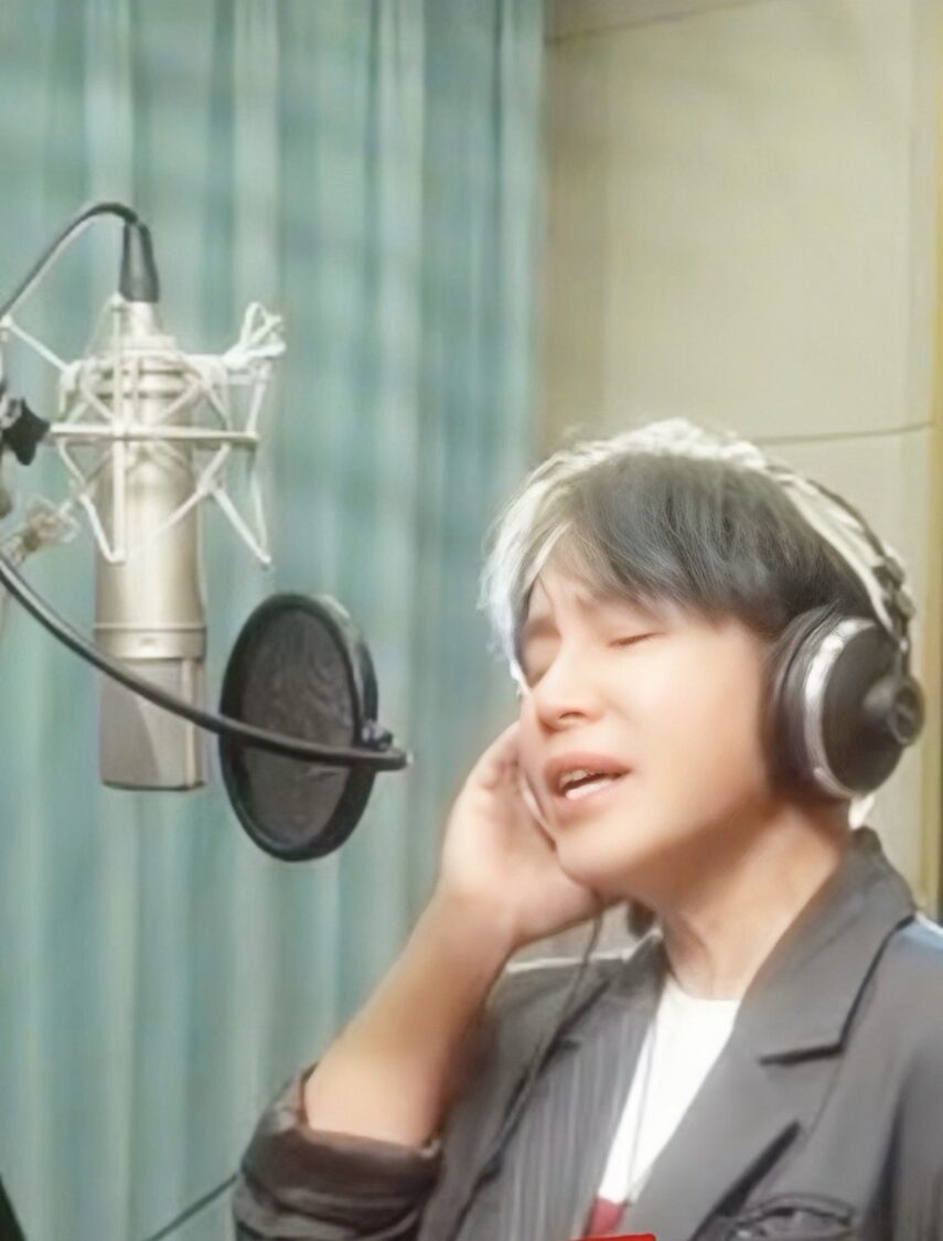 造型大師 梵緯 跨界推出台語單曲《女人的心事》,從「妝點女人」到「唱進心坎」,展現全新音樂創作身份。(圖/梵緯 提供)