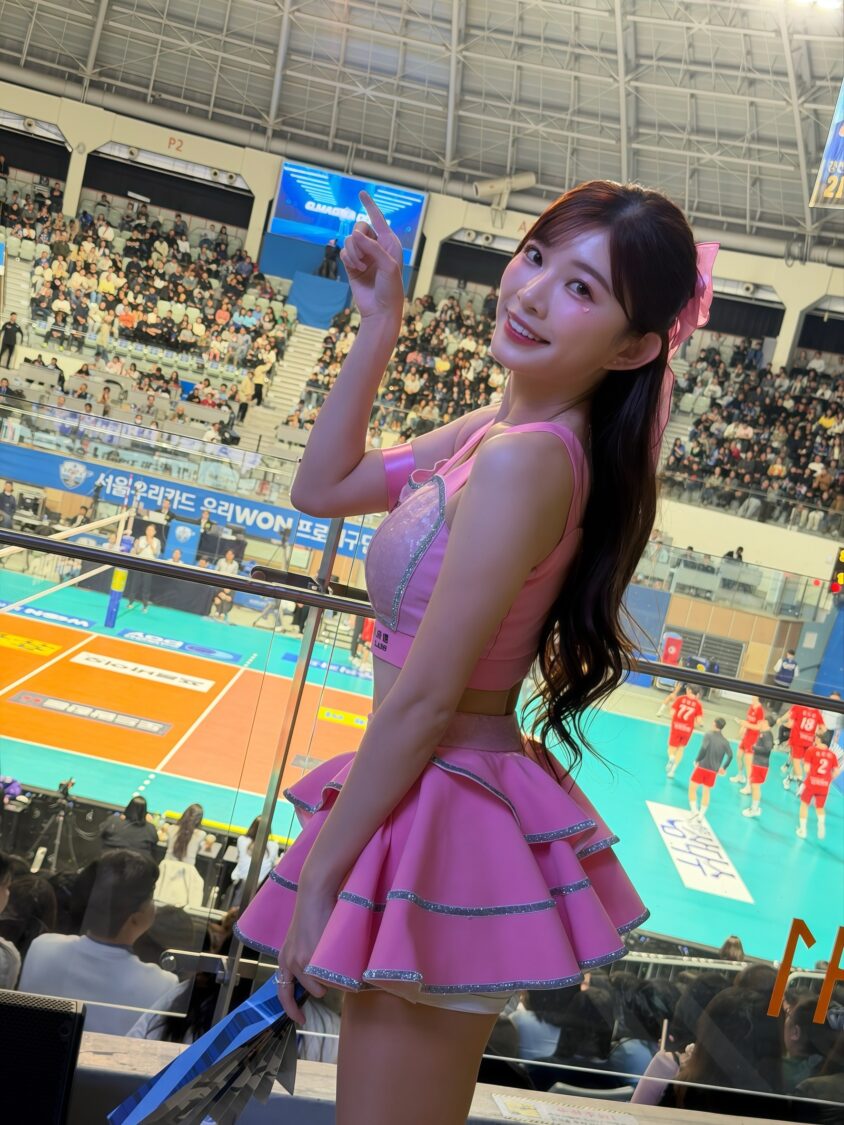 桃氣女孩穎樂首次在排球場上與韓國人氣啦啦隊同台演出。(圖/影響力動能 提供)