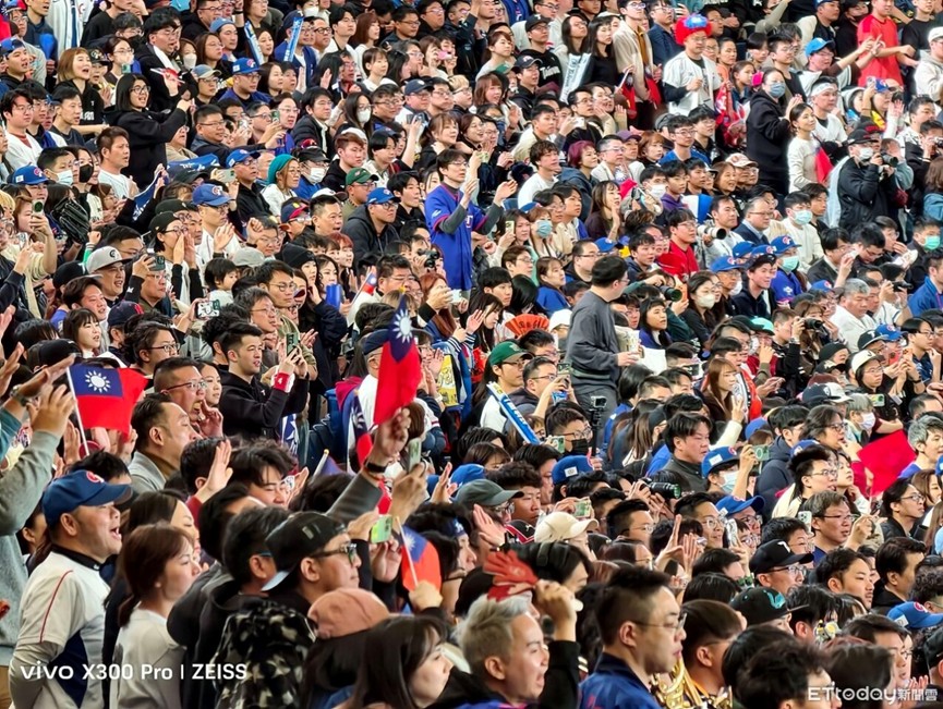 台灣球迷把東京巨蛋變成主場，熱血精神至今讓球迷難忘懷。（圖／vivo提供）
