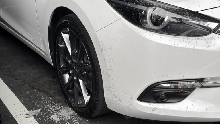 清明掃墓不少民眾常被金紙灰、泥沙等困擾,愛車也跟著遭殃,K-WAX 推出清明居家 DIY 新神器,三步驟搞定掃墓痛點。(圖/K-WAX 提供)