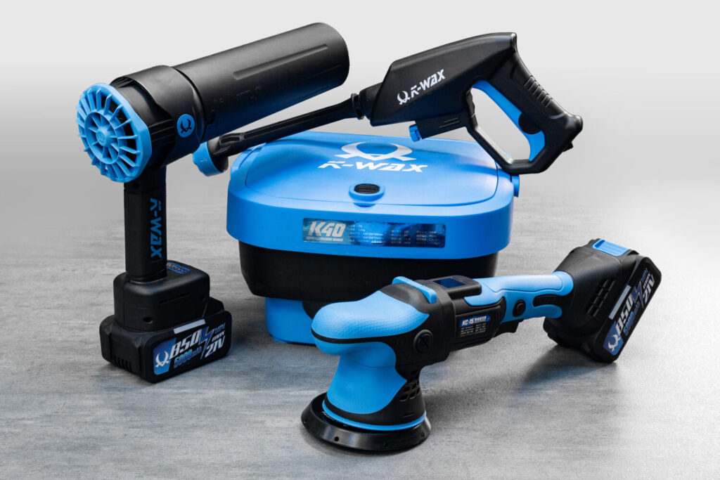 K40無線清洗機,內建水箱與無線設計,解決出門在外無插座想洗車的問題。(圖/K-WAX 提供)