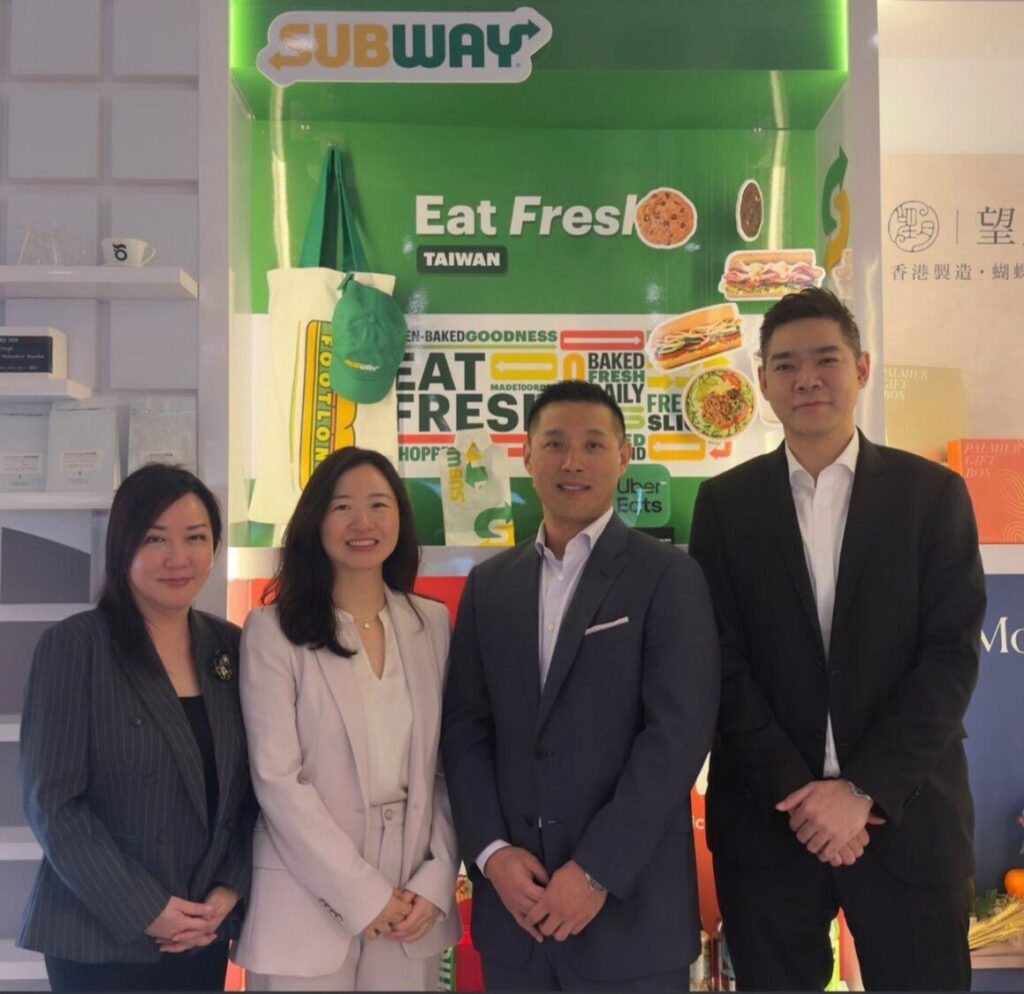 (左至右)Subway亞太區總法律顧問Theresa Low、Subway大中華區總經理Christine Yin Tian、 Yellowstone執行長黃奕修、Yellowstone 財務長鄧力維。（圖／Subway提供）