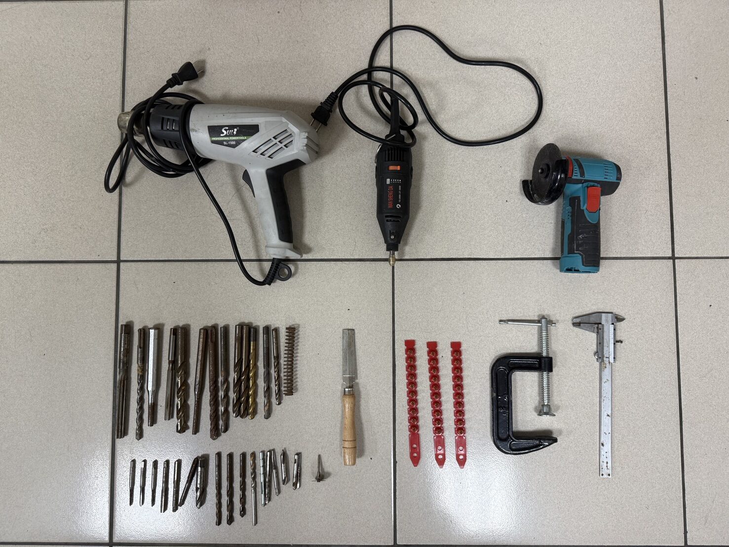 %E8%AD%89%E7%89%A9%E7%85%A7%E7%89%872 rotated