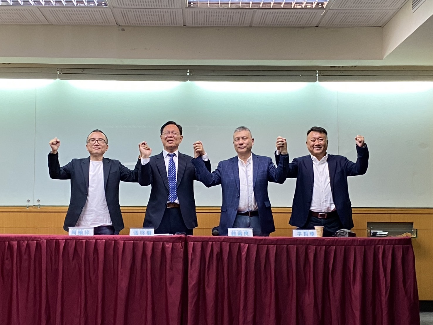 張啓楷強調，兩黨在嘉義市「藍白合作求勝利」，只要藍白緊密合作，絕對有機會打敗民進黨。(記者 包克明攝)