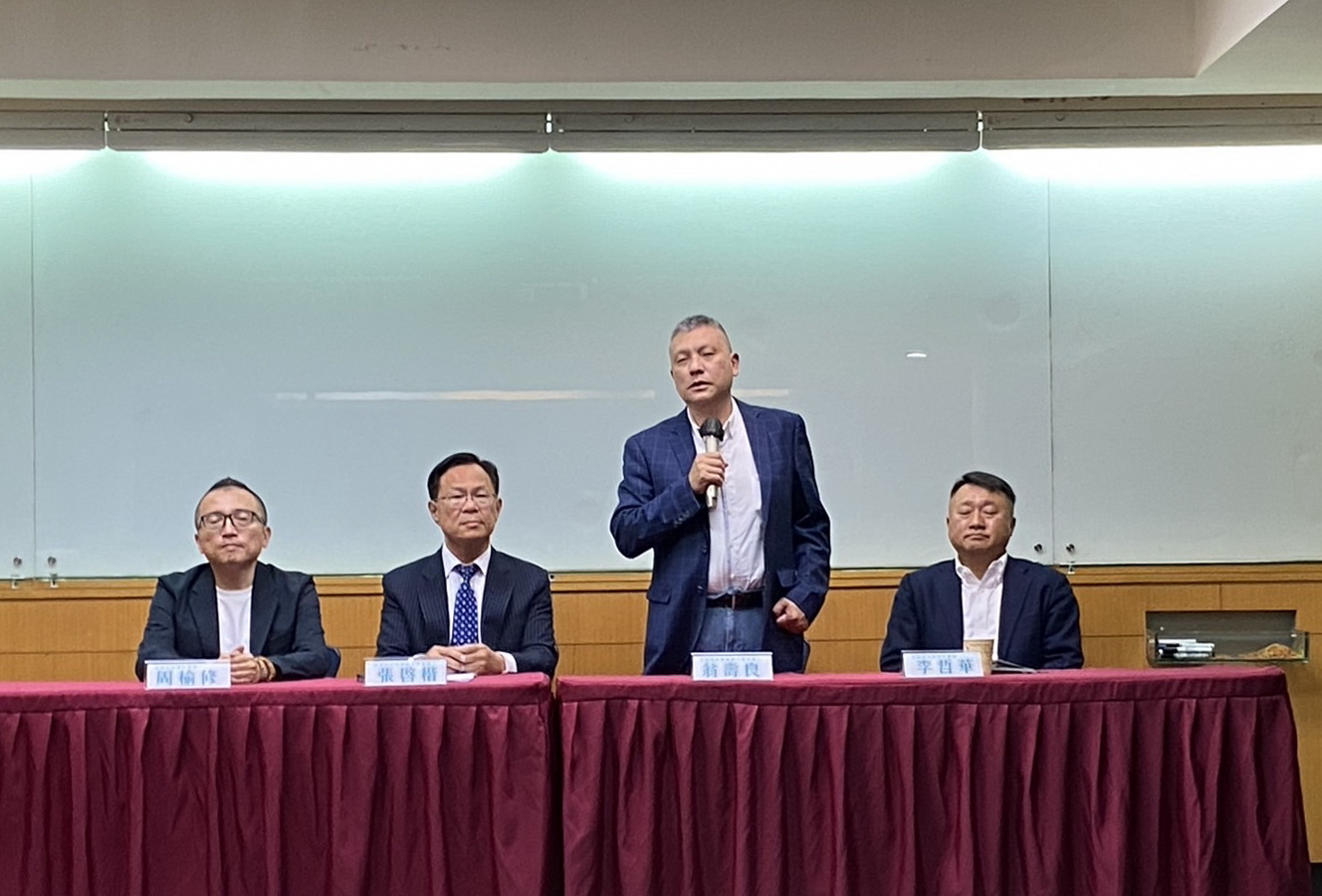 翁壽良表示，嘉義市作為藍白合作示範區，在此次初選競爭過程中展現高度民主風度，「雙方互相鼓勵都沒有壞話」。(記者 包克明攝)