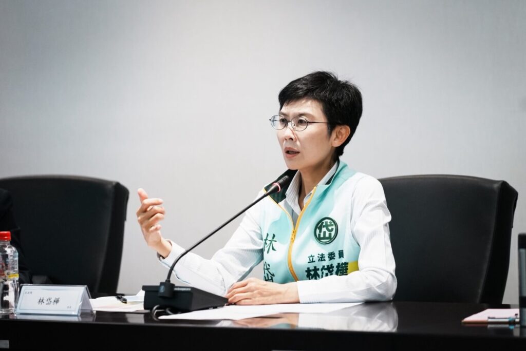 林岱樺與數位發展部、行政院主計總處、國家通訊傳播委員會（NCC）、台灣高鐵公司及三大電信業者進行現場會勘與協調，達成多項具體共識。(圖／林岱樺國會辦公室)