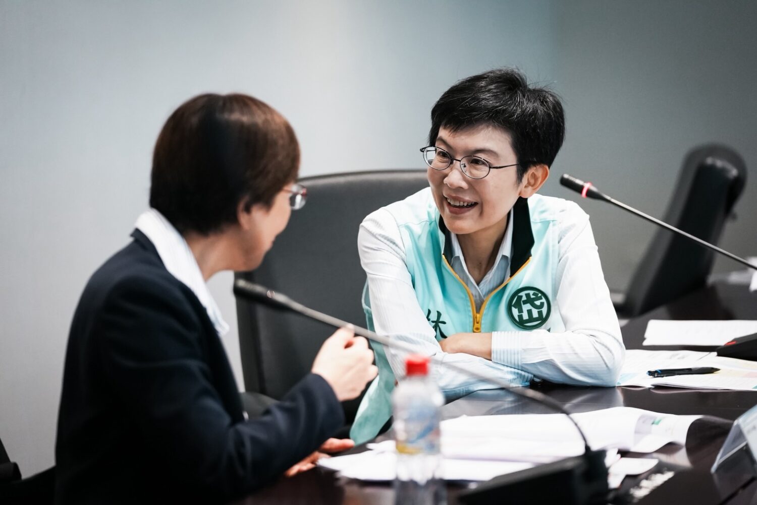 林岱樺要求朝2028年「通訊零死角」目標邁進,全面提升旅客搭乘高鐵的通訊品質。(圖/林岱樺國會辦公室)