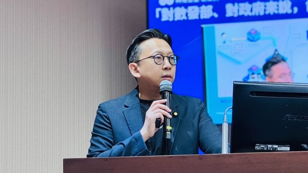 葛如鈞指出，數發部推動的打詐通報查詢機制，暴露出審查判定失準與網站內容管理失當等問題，政府應正面面對並限期改善。(圖／葛如鈞國會辦公室)