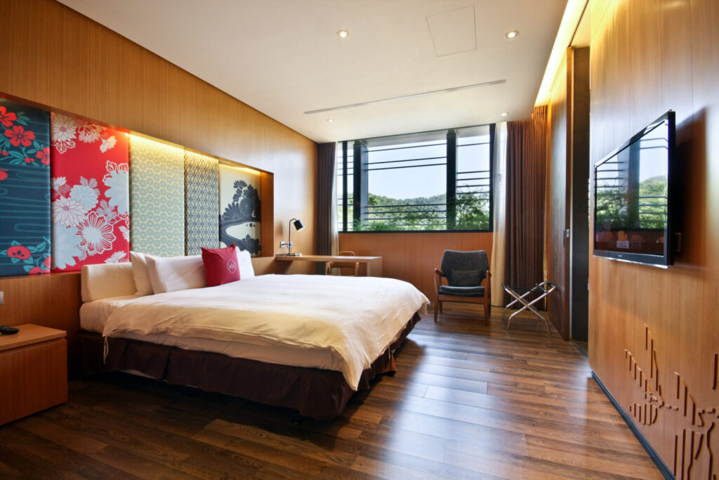 大坑溫泉區提供多樣化的休閒選擇,不論是精緻湯屋或適合全家同樂的露天設施,皆展現新創溫泉區的活力。(圖/參山管理處 提供)