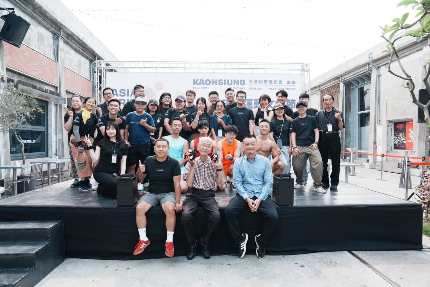 雄同志運動會記者會圓滿成功，全體工作人員合影留念。(圖/台灣同志運動發展協會 提供)