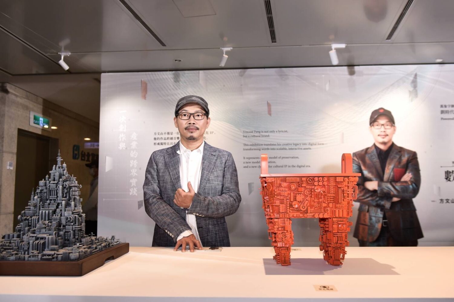 知名作詞人方文山跨界藝術領域，於台北101舉辦展覽。(圖/晧飛思科技 提供)