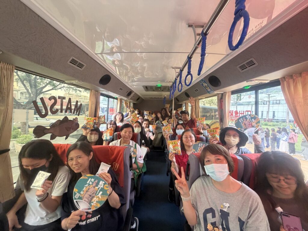 結緣扇與馬祖好物深受雲林縣府同仁歡迎。(圖／主辦單位提供)