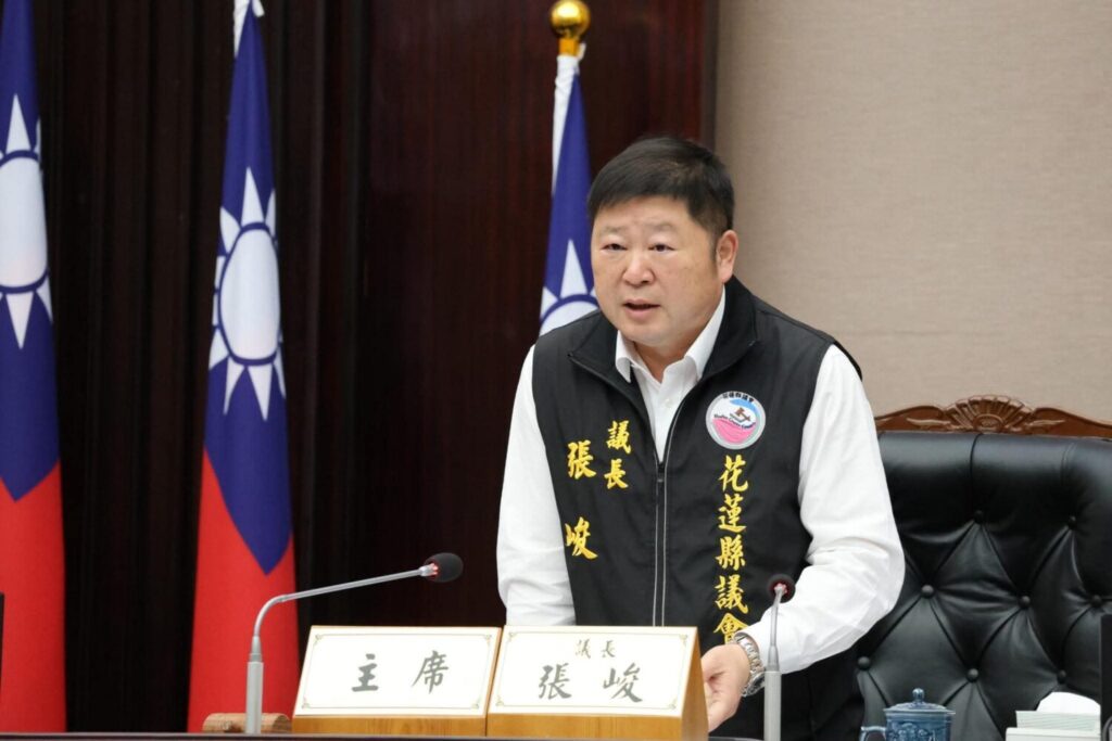 張峻強調並澄清議會並沒有卡預算。（圖／記者趙靜姸 翻攝）