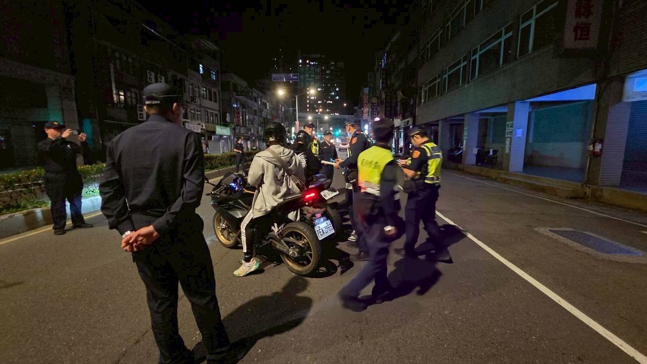 稽查現場(圖/記者戴昱弘 翻攝)