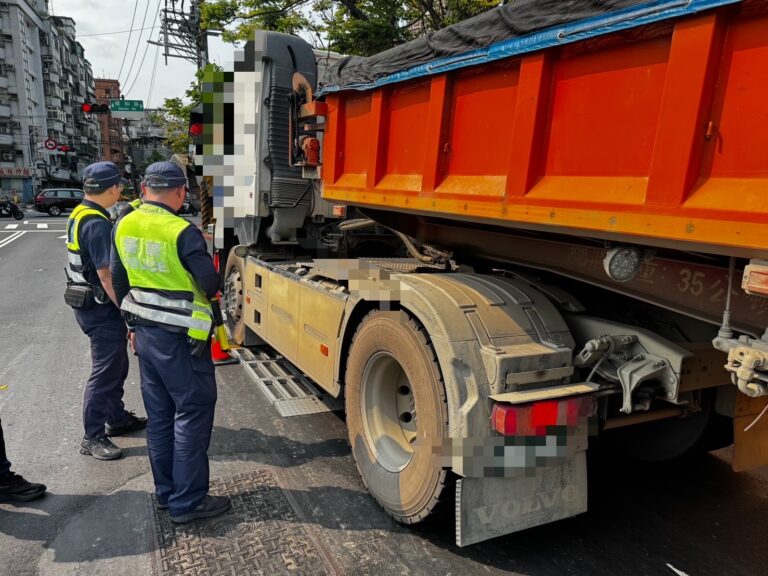 稽查現場(圖／記者戴昱弘 翻攝）