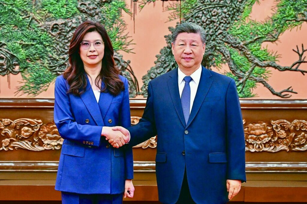 國民黨主席鄭麗文（左）與中共總書記習近平會面。 （圖/國民黨提供）