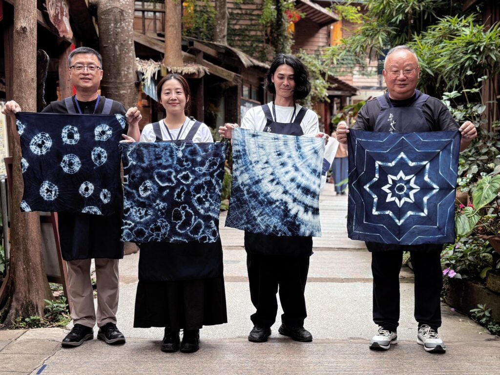 新創會員親手體驗藍染DIY課程，感受傳統工藝與文化美學。（圖/新創總會提供）