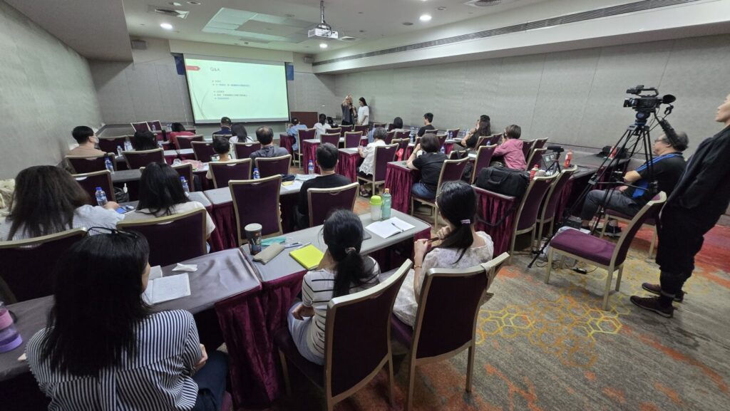 台灣多發性硬化症協會與臺北榮民總醫院共同主辦北區衛教講座,吸引不少病友與家屬到場參與。(圖/台灣多發性硬化症協會提供)