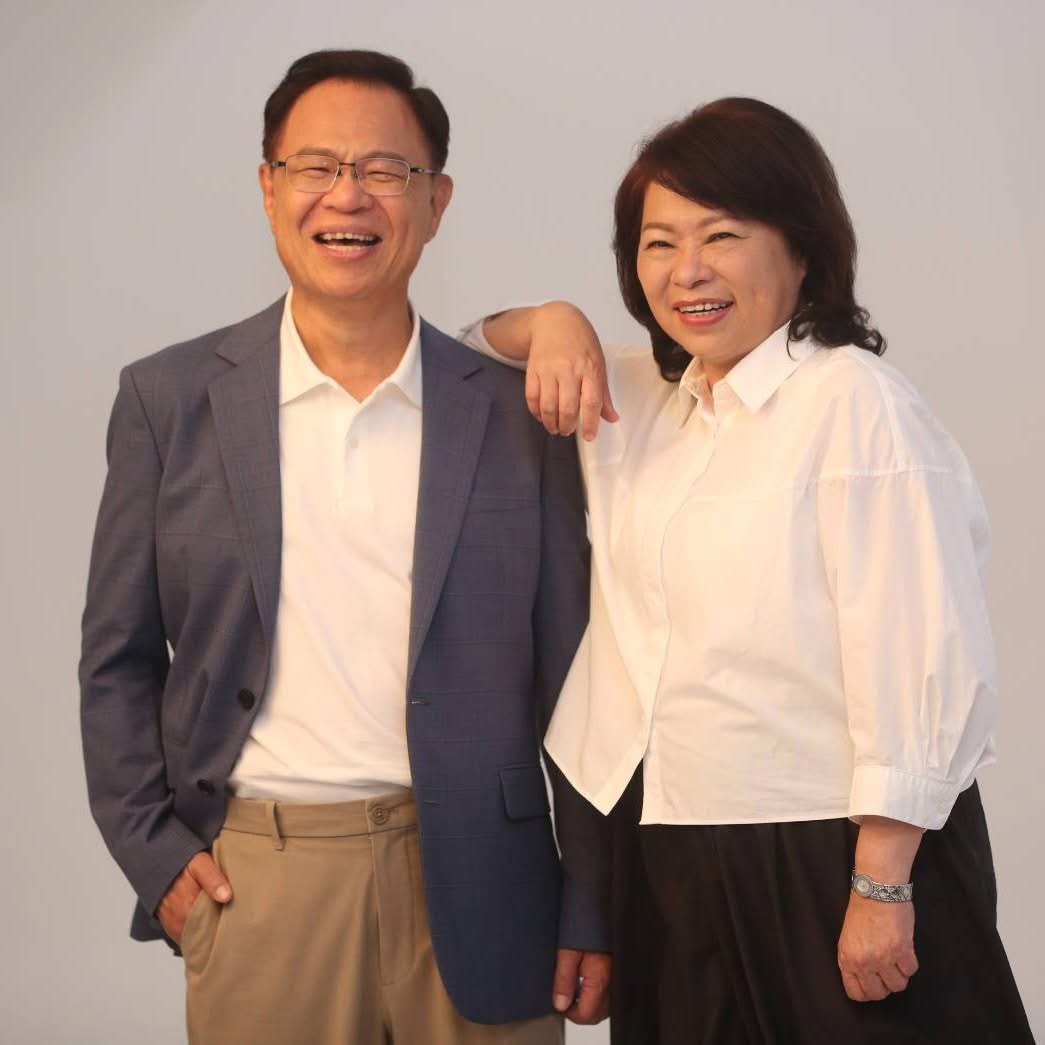黃敏惠以實際行動合體張啓楷,展現藍白共推後的支持態度,為張啓楷選情再添助力。(圖/嘉義市長張啓楷競選團隊)