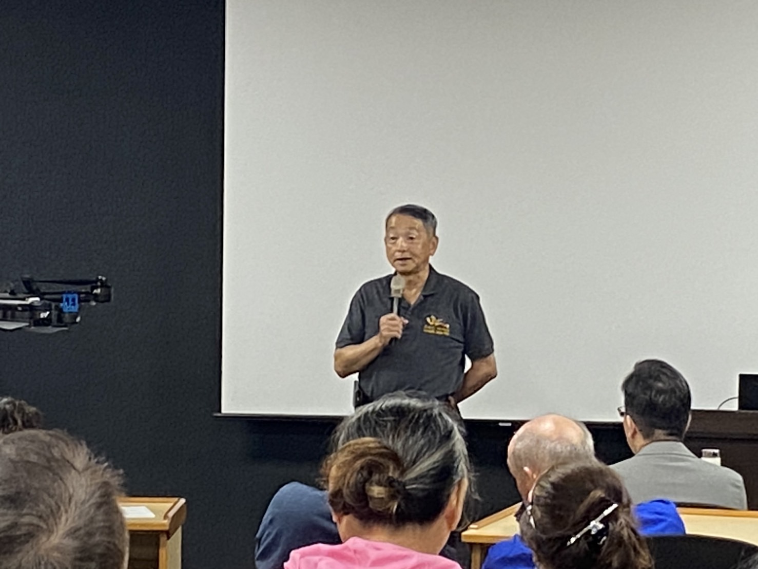 前IDF飛行官田在勱指出,無人機不是單一裝備,而是結合情報獲取、分析判斷、指揮決策與實戰行動的系統能力。(記者 包克明攝)