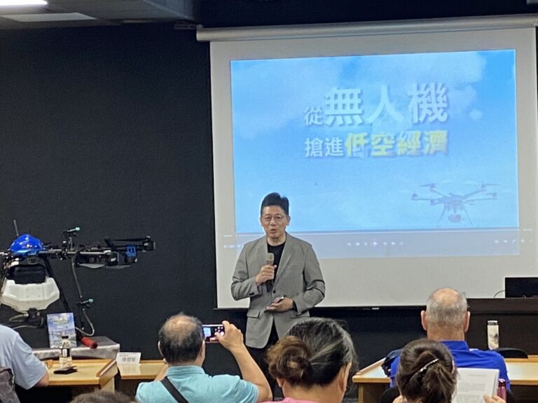 謝立功表示,面對台灣當前產業與國安環境,無人機已不是「可有可無的科技選擇」。(記者 包克明攝)