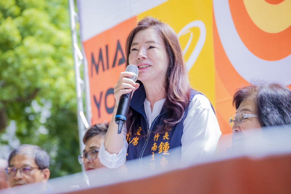 竹南鎮代會主席何秀綿表示支持編列經費支持竹南的中小學體育教練，甚至培養專業的球隊。（圖／記者鄭元毓翻攝）