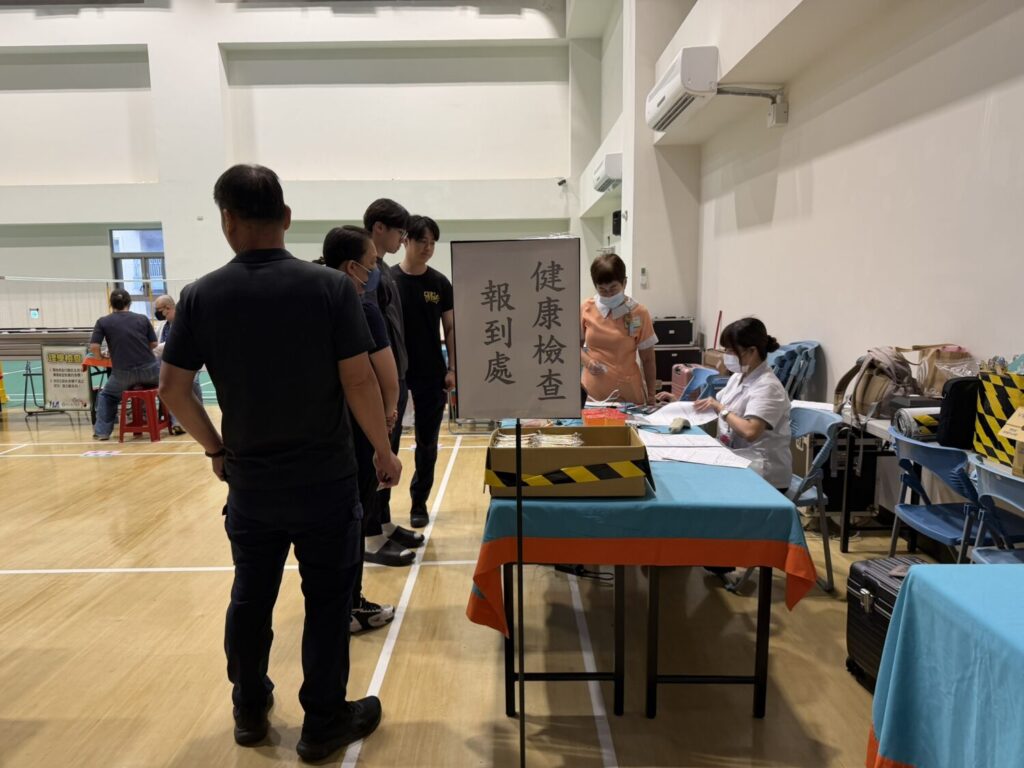 醫療團隊進駐辦理160人健檢活動。(圖／記者李健興 翻攝）