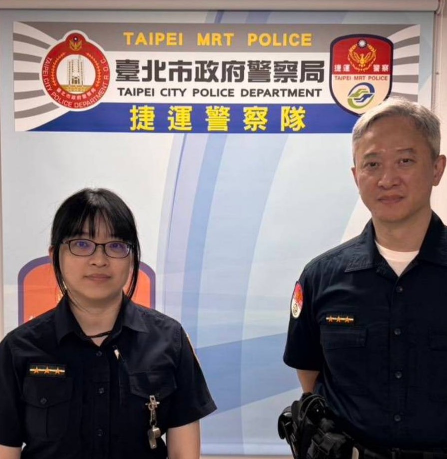 現場處理員警：警員林柔鈺、李尚墩。(圖／記者李健興 翻攝）