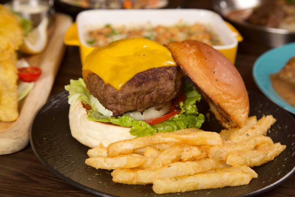 明州熔岩起司牛肉堡  。( 圖 / 業者提供 )