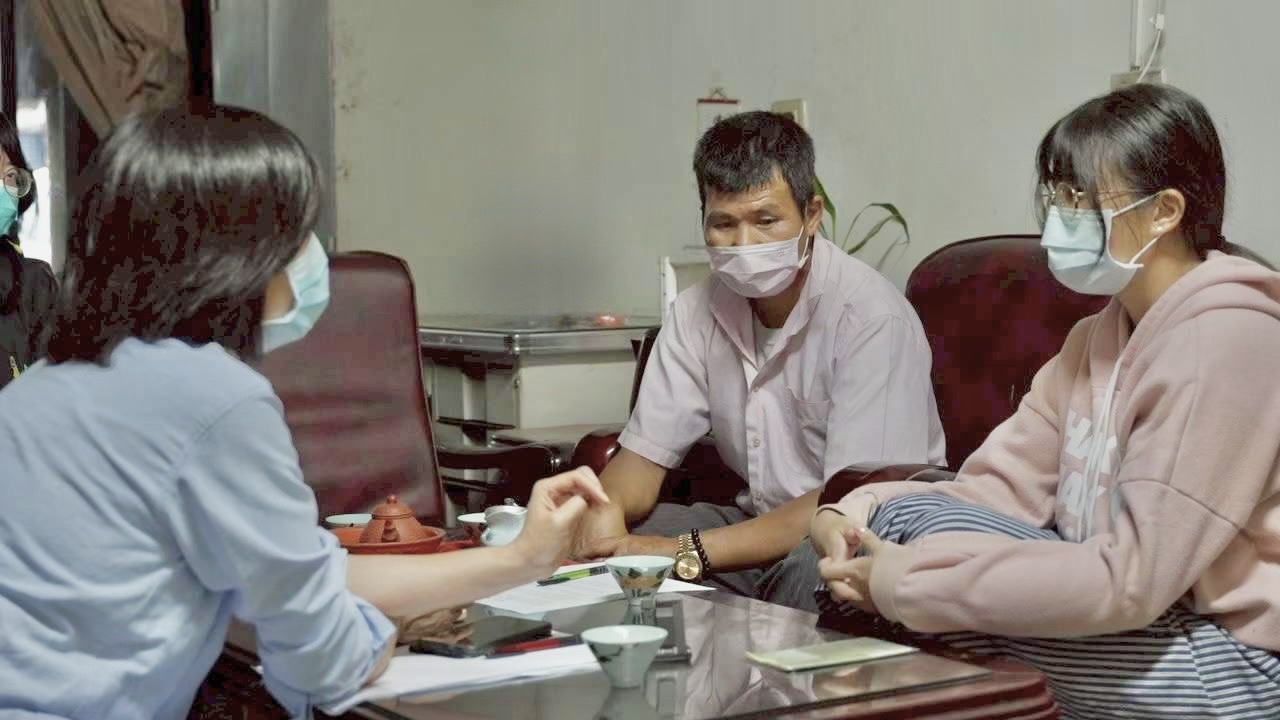 好理家在財務諮詢師陪伴民眾走過財務困境。(圖/好理家在 提供)