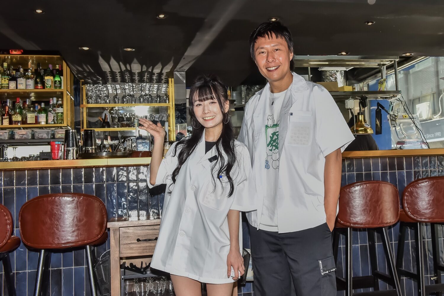 左起-陸子玄、張啟樂首次搭檔合作演出餐飲劇場。(圖/「JUNTO同」粵菜餐廳 提供)