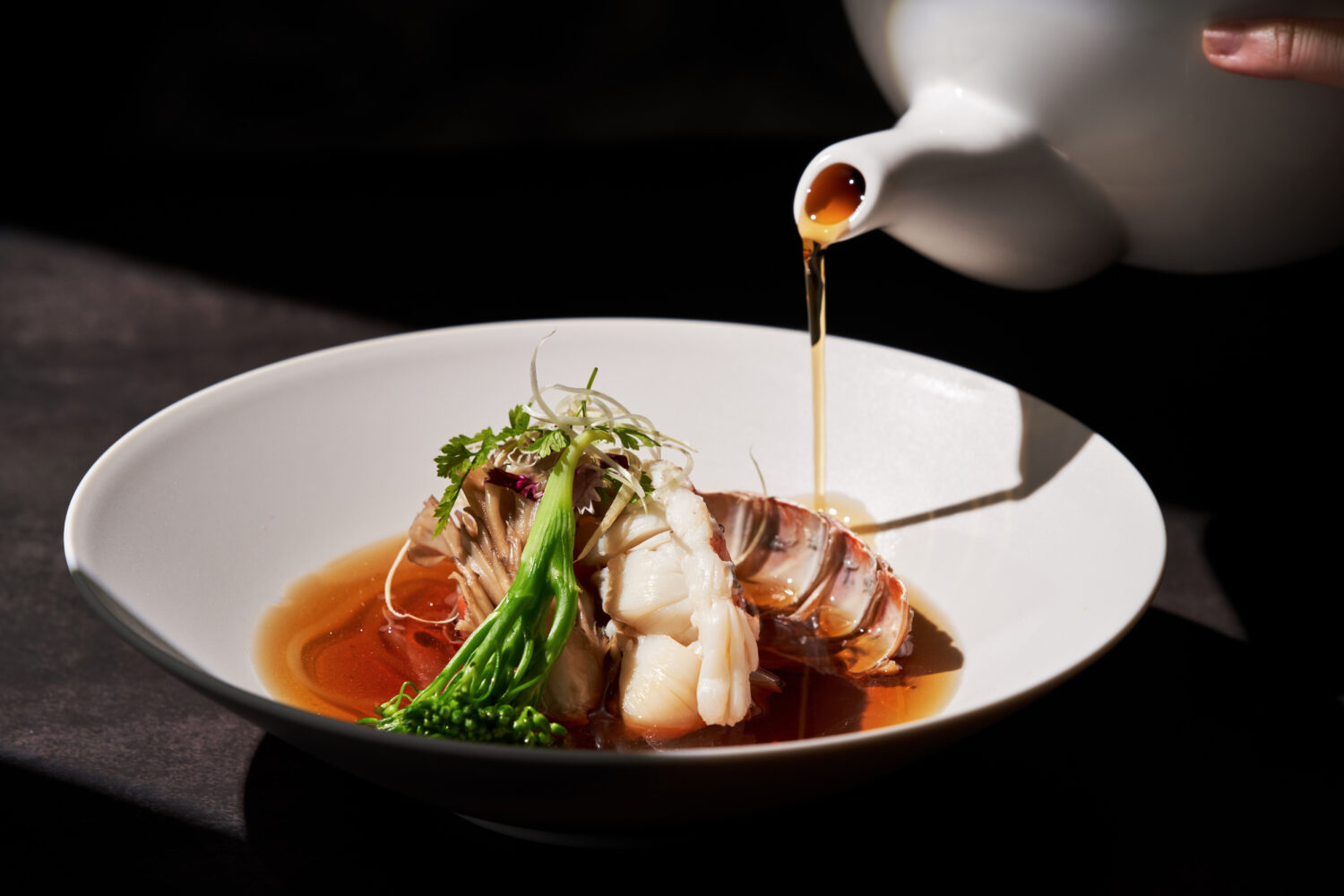 每日嚴選時令新鮮食材及優質農產，享有高品質服務及料理。（圖／DOWA·隱寓提供）