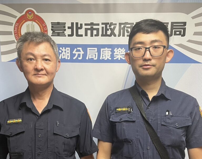 康樂派出所警員黃信富(左)、鄭錦鴻(右)。(圖／記者薛秀蓮 翻攝)