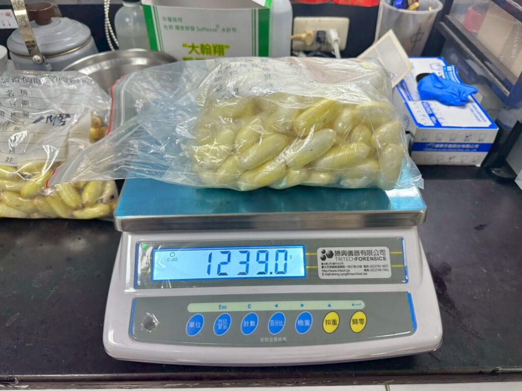 海巡署與HSI成功偵破14起以人體吞食膠囊及行李夾帶之機場跨境運毒案件。（圖／海巡署提供）