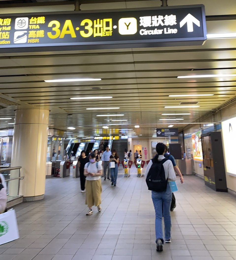 陳怡潔指出,既然新北市已開始朝多元消費方向邁進,擁有全國最完整悠遊卡系統的台北市,更應率先示範,讓敬老福利從「給得多」進一步走向「用得到」。(圖/記者翻攝)