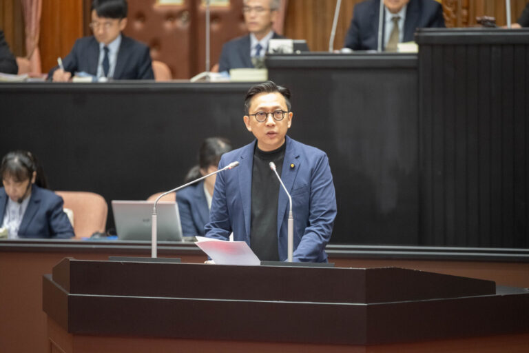《虛擬資產服務法》三讀後，國民黨立法委員葛如鈞上台發言。(圖／記者翻攝)