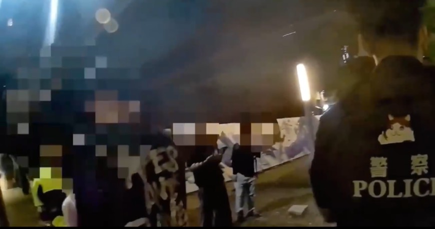 西門町派出所員警前往查處。(圖/記者 趙靜姸翻攝)