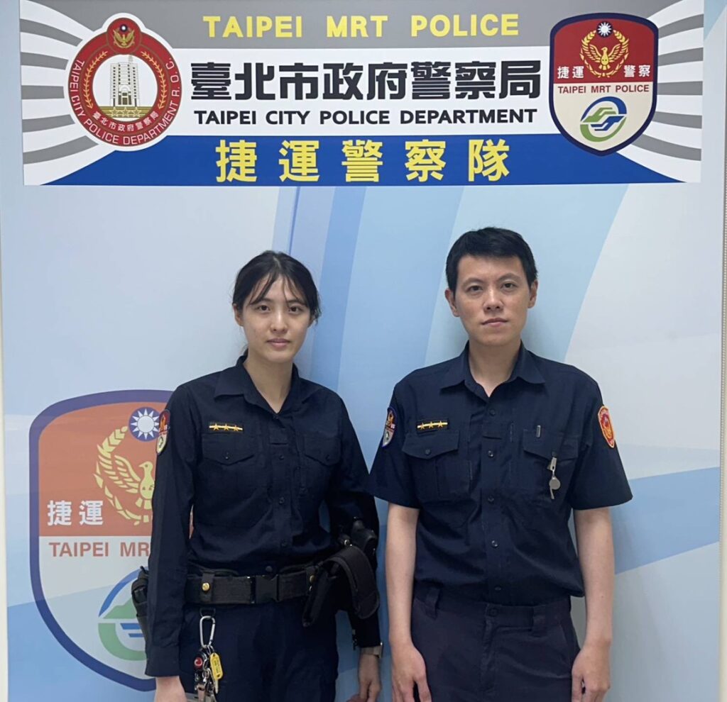 現場處理員警：警員辛睿蕓、柯俊羽。(圖／記者李健興 翻攝）