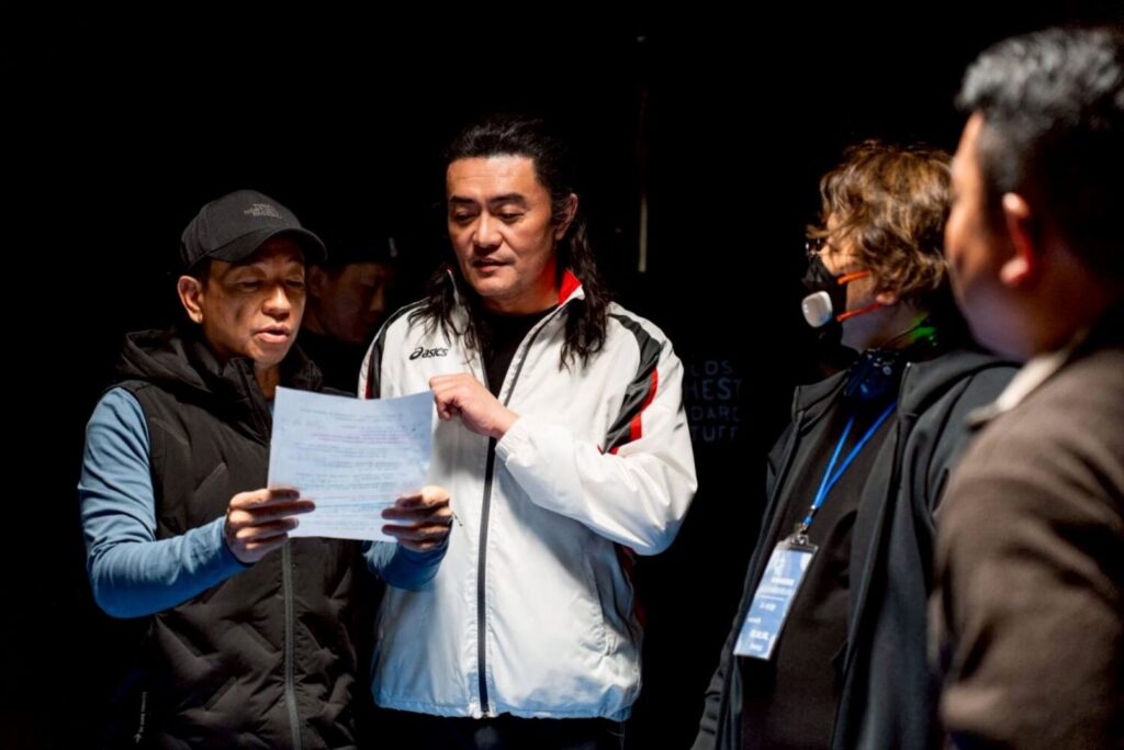 導演安景鴻(左一)把台灣的美景和感人故事,拍成電影搬上螢幕,進而走向國際影展。(圖/春暉影業提供)
