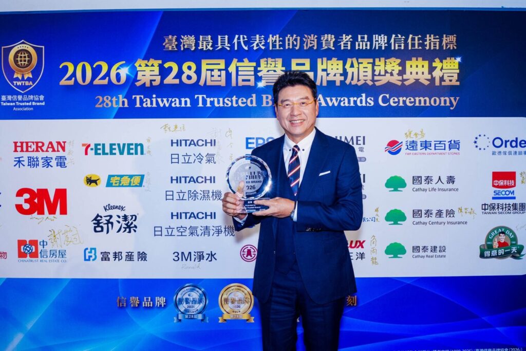 謝震武連續13年獲選「最受信賴新聞節目主持人」，創下驚人紀錄，坦言能長年獲得觀眾信任，是主持生涯中至高無上的榮譽。(圖/臺灣信譽品牌協會 提供)