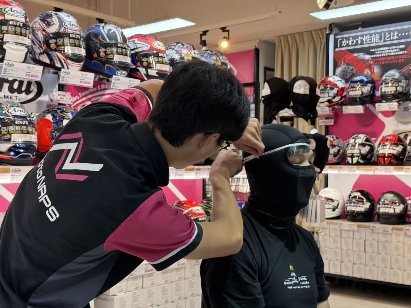  台灣納普司提供專業安全帽配件調整、尺寸測量與零件維修服務，協助騎士打造更貼合、安全的騎乘防護體驗。（圖／台灣納普司提供）