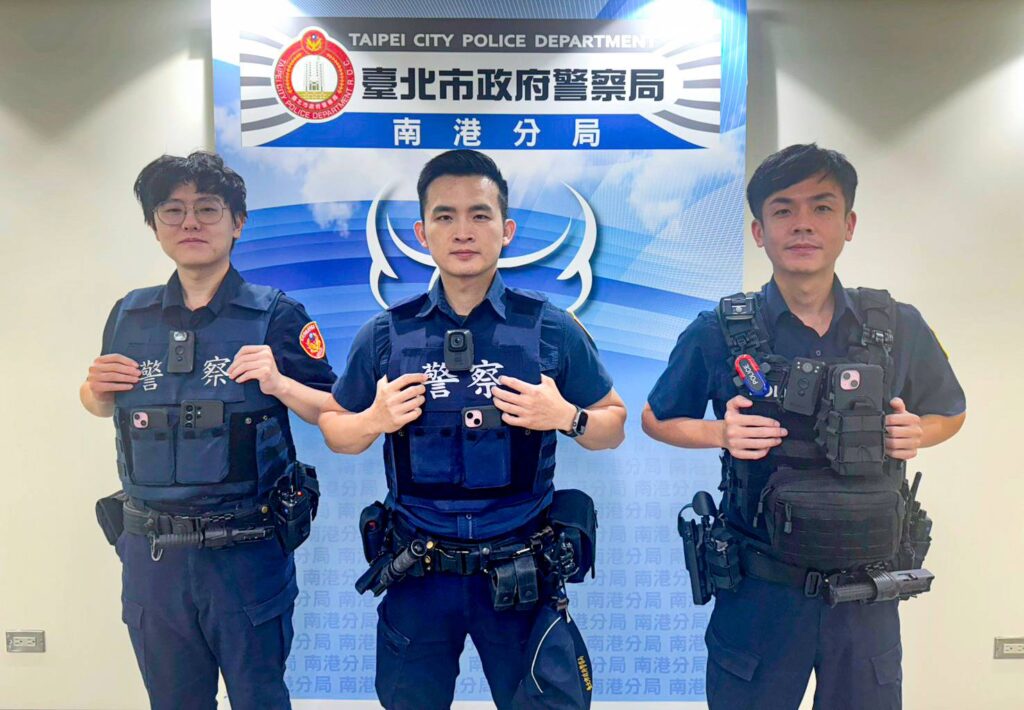 臺北市南港分局南港派出所警員林暐倫、黃培文、游毅祥。(圖／記者薛秀蓮 翻攝)