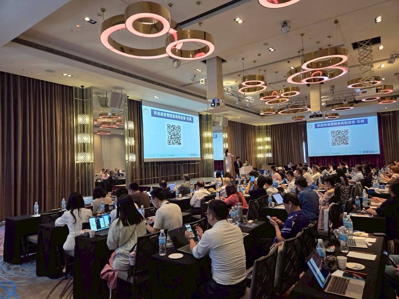 逾百位新創會員熱情參與，共同交流創業資源與產業合作新契機。（圖/新創總會提供）