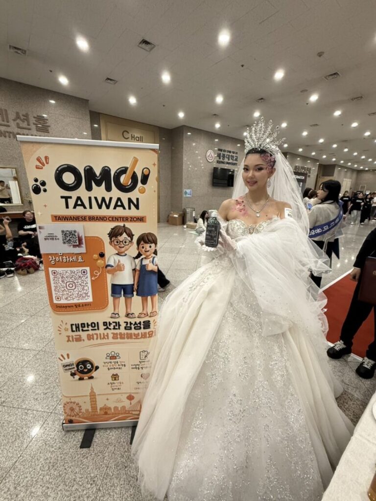 韓國彩妝師協會（KMAA）主辦的「無限挑戰大賽」吸引大批美業選手參與，現場匯聚韓國美容、美妝及造型產業人才，展現產業交流能量。（圖／晨露國際貿易提供）