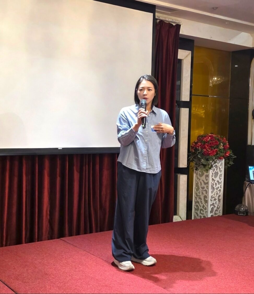 張碩芳議員肯定桃園品酒扶輪社,長期結合企業與社會資源投入公益。(圖/記者 趙靜姸攝)