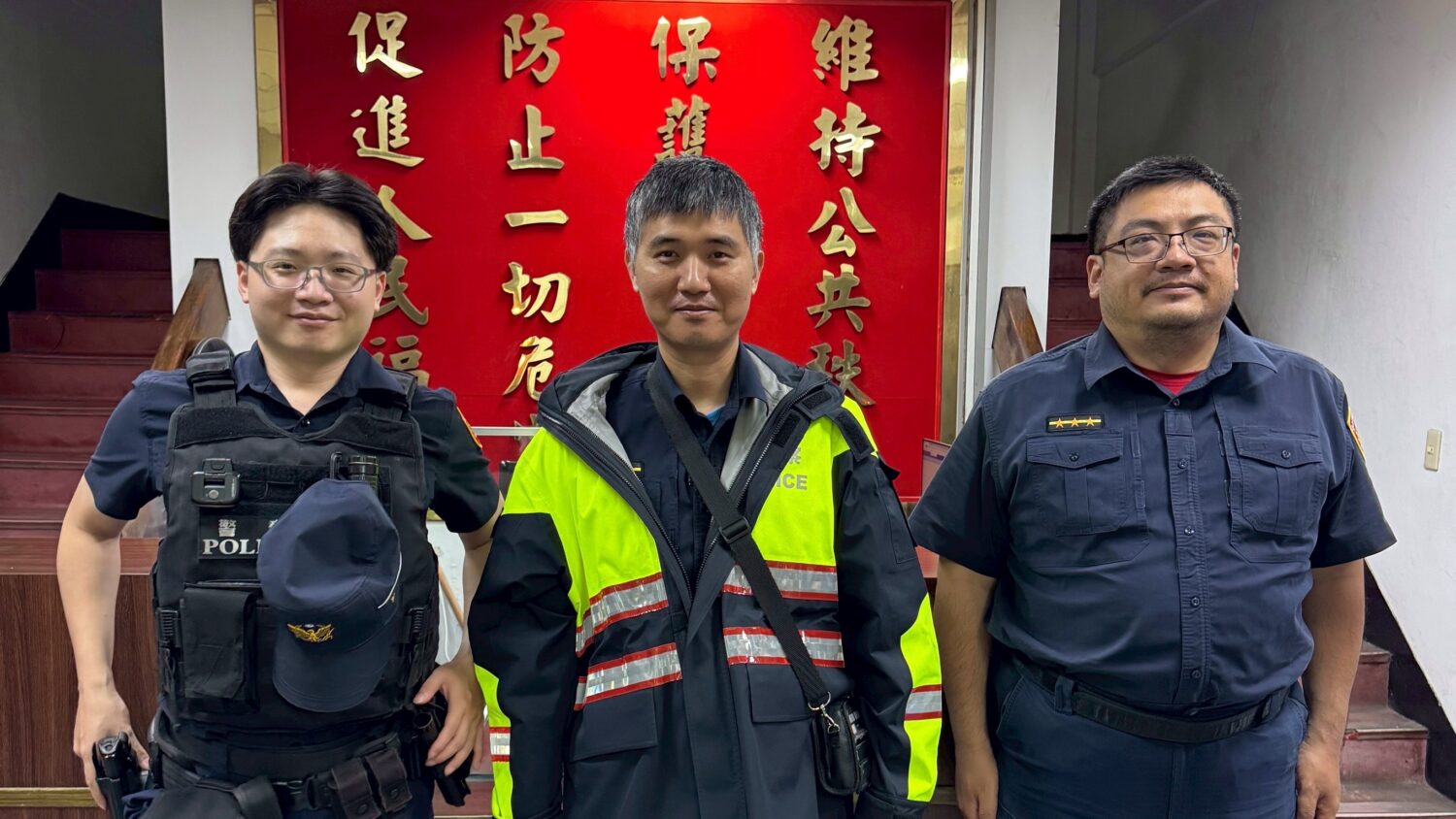 「婦人深夜迷途街頭」　內湖暖警協助平安返家