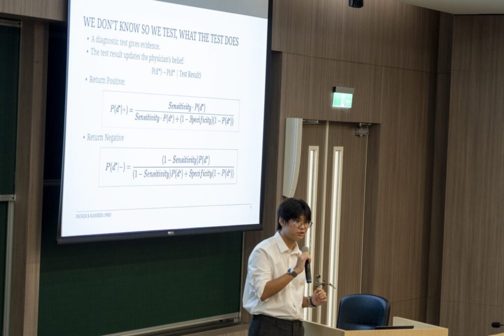 VIS高中10年級學生Owen黃耀鋐,以近乎大學醫學院、公衞研究所級別的角度,從臨床決策理論,探討防禦性醫療,法律風險如何改變醫師進行檢查的決策門檻,極具深度。(圖/台北市VIS國際實驗高中提供)